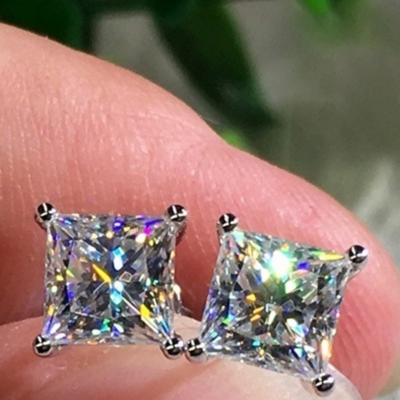 Jewelry - Cubic Zirconia ♡ Stud Earrings